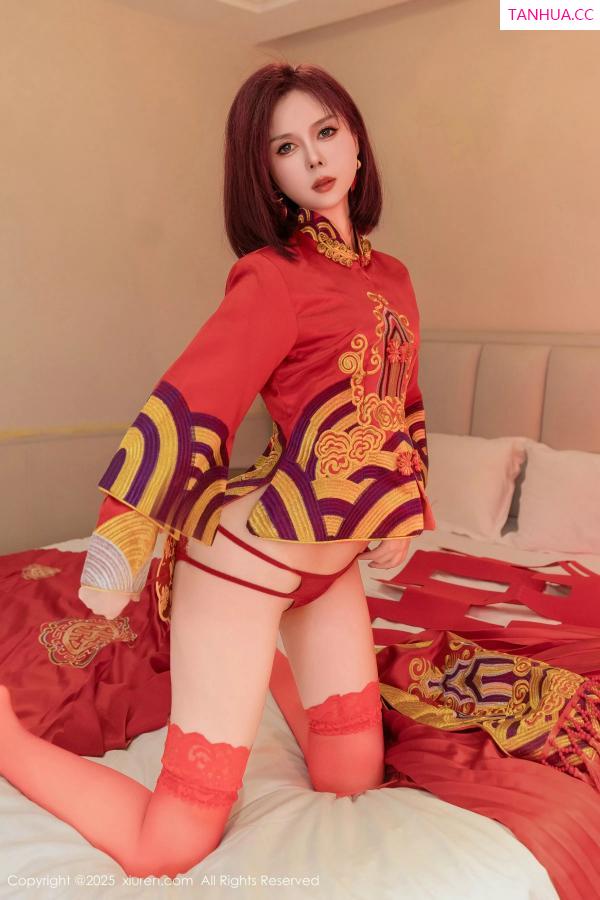   [XiuRen]高清写真图 2025.03.11 No.9995 白芷yy 丝袜美腿第23张图片
